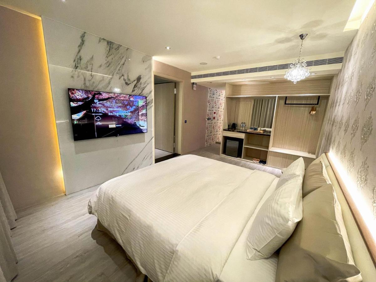 Fifth Avenue Motel Taichung Extérieur photo